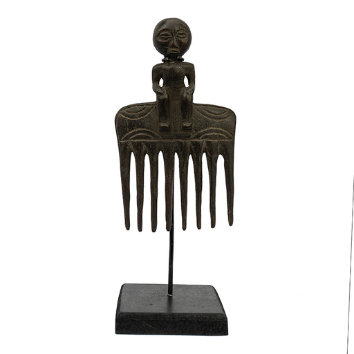 Kuba Figural Comb on Stand 08
